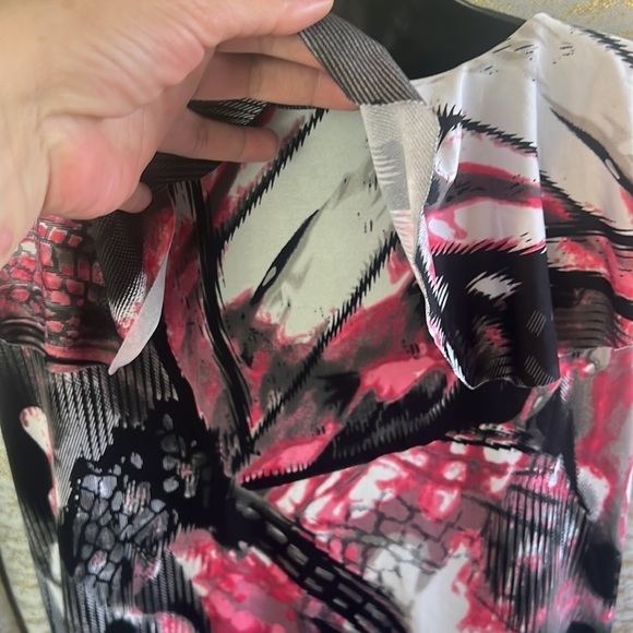 Reitmans Pink/Black And White Ruffle Front Top Size XL - Picture 8 of 13